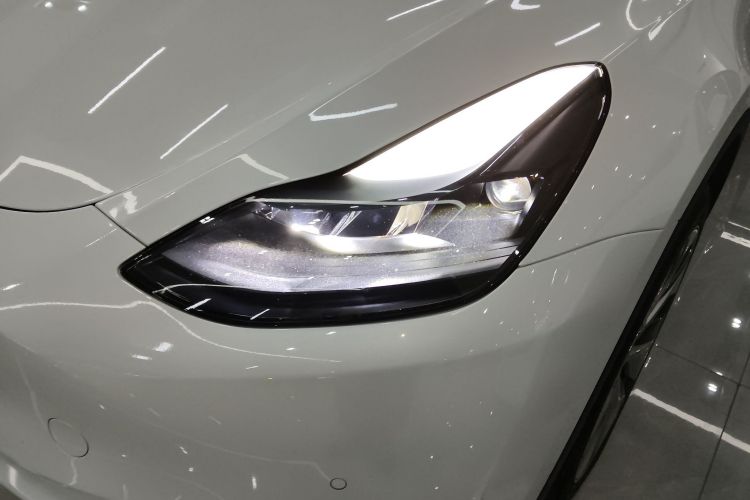 特斯拉 Model Y 2022款 改款 长续航全轮驱动版局部细节36