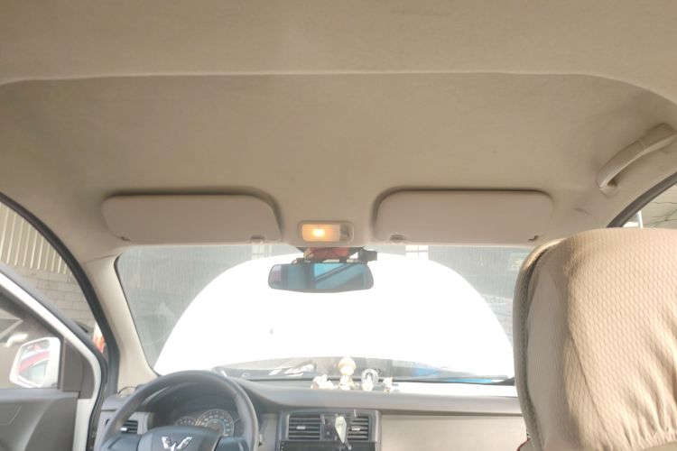 五菱汽车 五菱荣光V 2018款 1.5L标准型中控内饰22