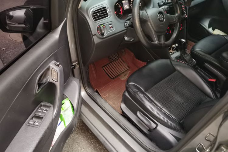 大众 Polo 2014款 1.4L 自动舒适版中控内饰7003