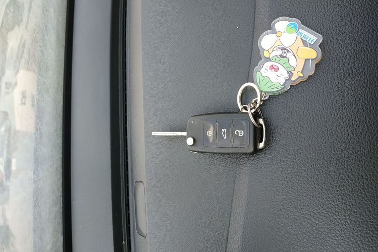 大众 朗逸 2013款 改款经典 1.6L 手动舒适版中控内饰11