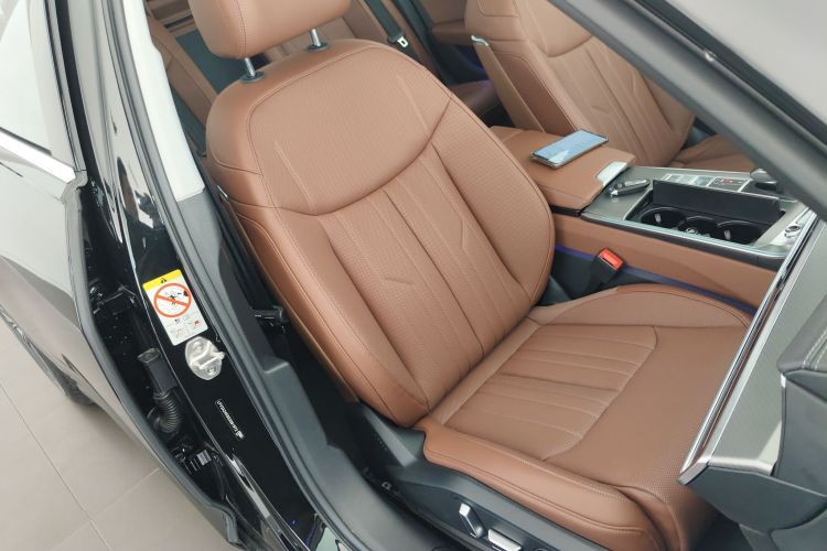 奥迪A6L 2025款 45 TFSI 臻选动感型+通风舒享包局部细节41