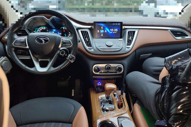 东南DX7 2015款 1.5T 自动尊贵型中控内饰12