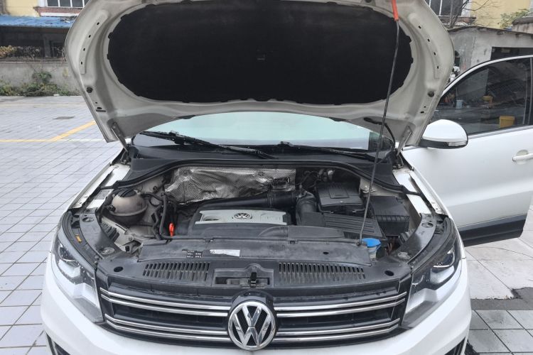 大众 途观 2015款 1.8TSI 自动两驱豪华型机舱底盘24