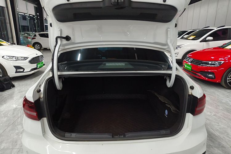 大众 朗逸 2023款 1.5L 自动得逸版机舱底盘23