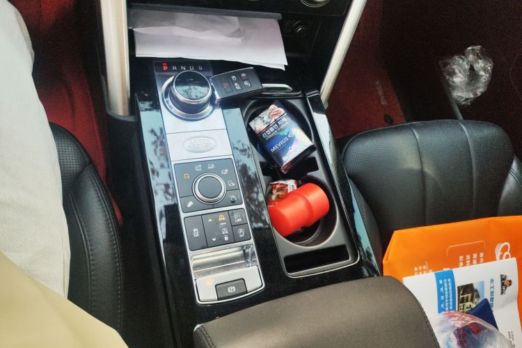 路虎 发现 2018款 3.0 SC V6 HSE中控内饰18