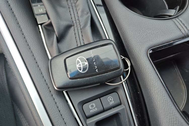 丰田 亚洲龙 2022款 2.0L 豪华版中控内饰11