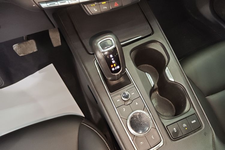 凯迪拉克XT4 2018款 28T 两驱领先型中控内饰18