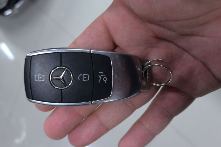 奔驰C级 2020款 改款 C 260 L 运动版中控内饰11