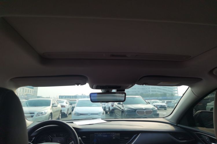 别克 君威 2023款 552T 智享型中控内饰22