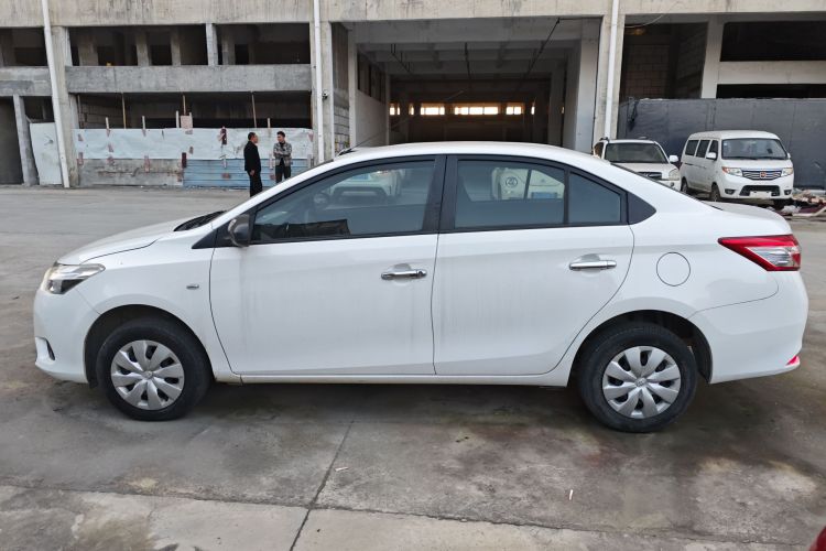 丰田 威驰 2014款 1.3L 手动超值版车身外观4