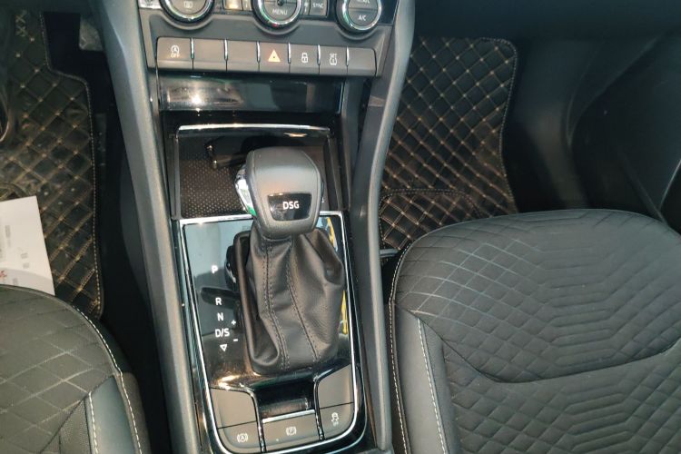 斯柯达 柯迪亚克 2018款 改款 TSI330 5座两驱舒适版中控内饰18