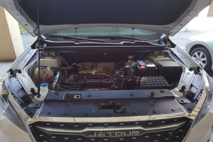 捷途X70 2024款 1.5T DCT跃享版 5座机舱底盘24