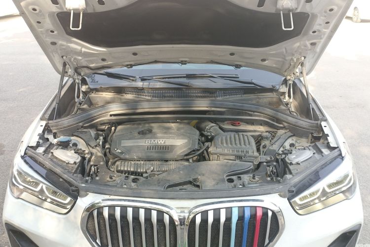 宝马X1 2022款 sDrive25Li 领先型机舱底盘24