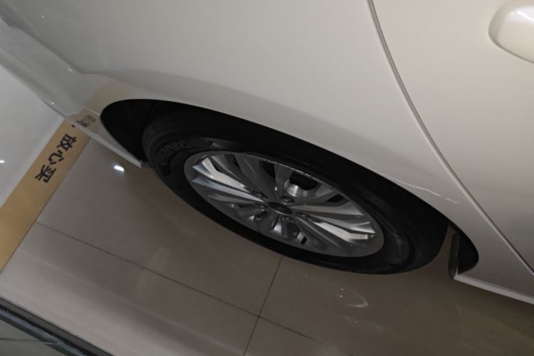 福特 福克斯 2020款 三厢 EcoBoost 180 自动锋潮型车身外观6008