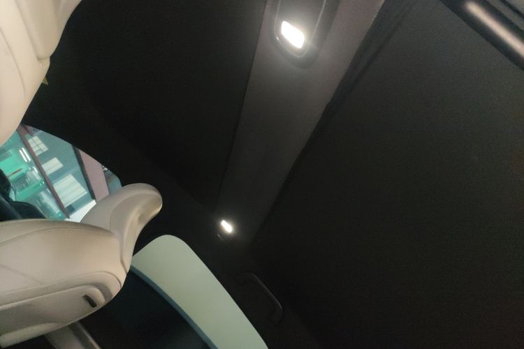 小鹏P7 2023款 P7i 702 Max中控内饰22