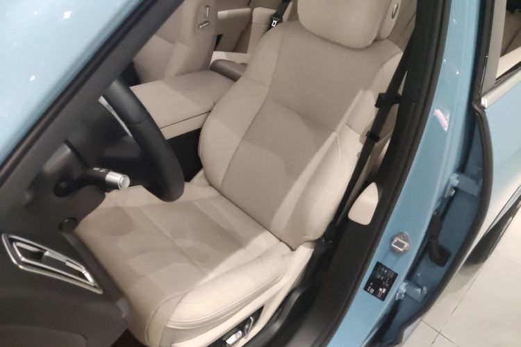 理想汽车 理想L7 2024款 Ultra中控内饰19