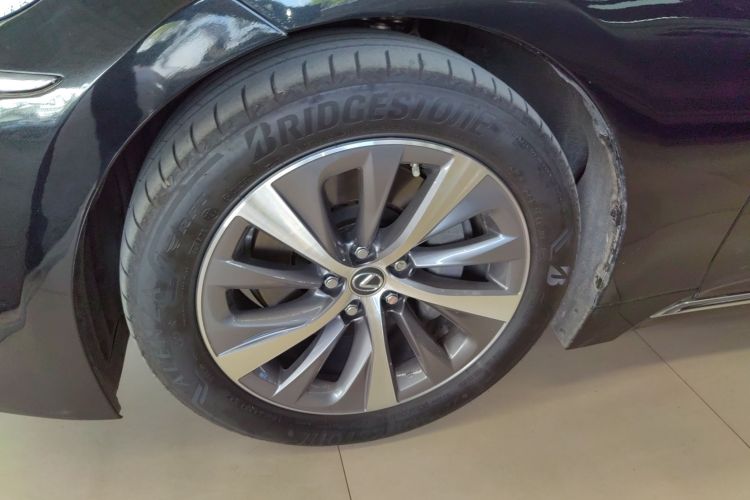 雷克萨斯LS 2020款 500h 卓越版 国VI车身外观6002