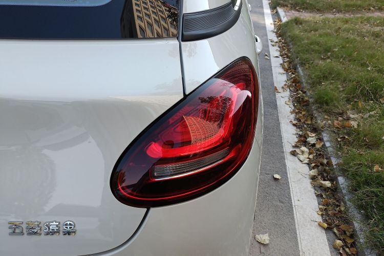 五菱汽车 五菱缤果 2024款 203km 轻享款车身外观9