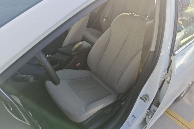 别克 英朗 2015款 15N 手动精英型局部细节19