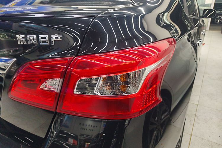 日产 轩逸 2022款 经典 1.6XL CVT豪华版车身外观9