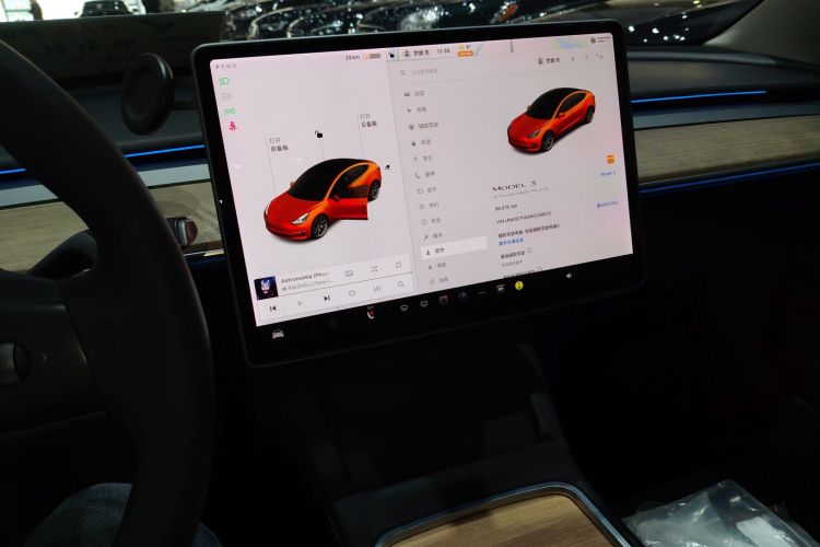 特斯拉 Model 3 2021款 标准续航后驱升级版中控内饰16