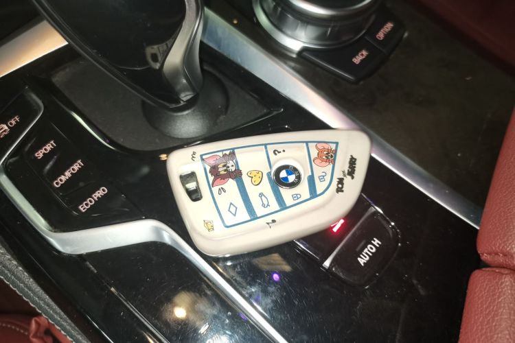 宝马5系 2022款 改款二 525Li M运动套装中控内饰11