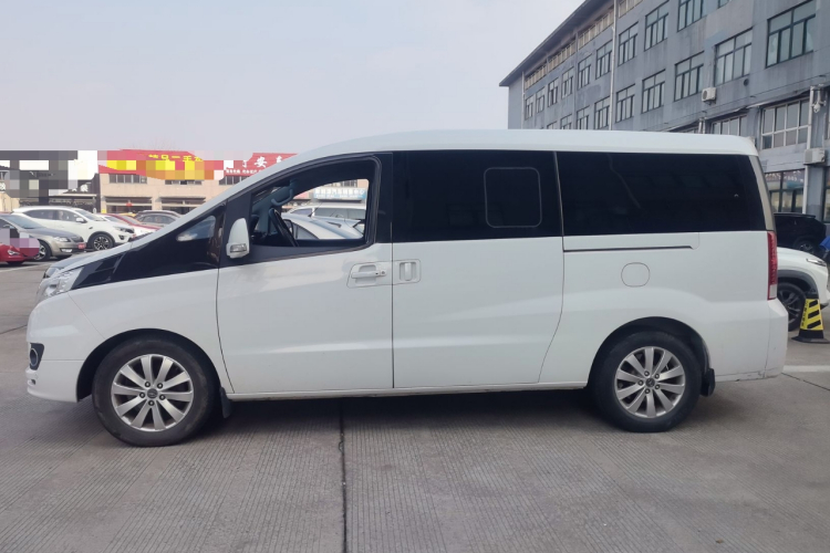 江汽集团 瑞风M5 2016款 2.0T 汽油自动公务版车身外观4