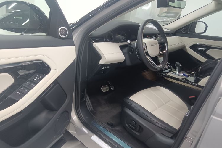 路虎 揽胜极光 2023款 极光L 249PS 豪华版中控内饰20