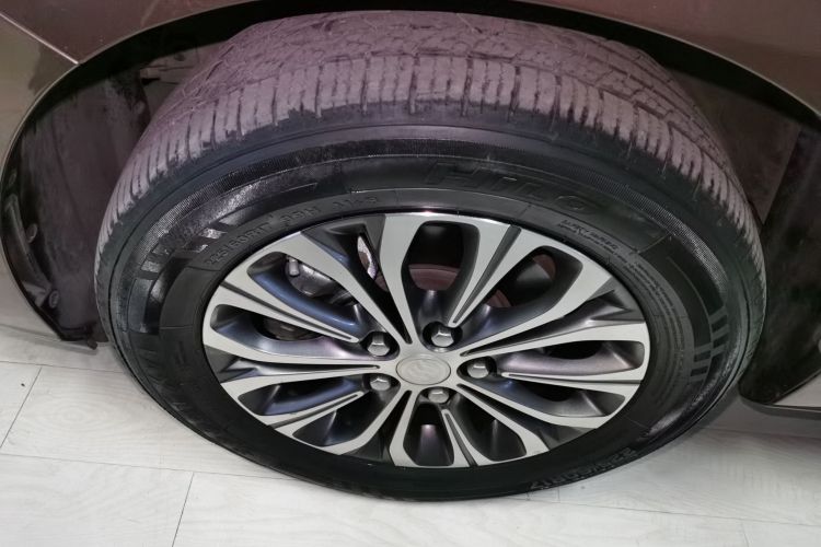 别克GL8 2022款 陆上公务舱 652T 豪华型车身外观6007