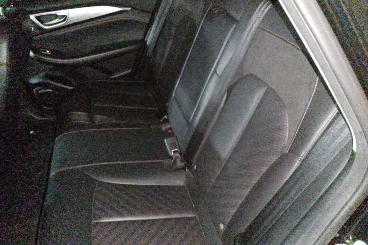 飞凡汽车 飞凡ER6 2021款 新动版 620km 智享版中控内饰7004