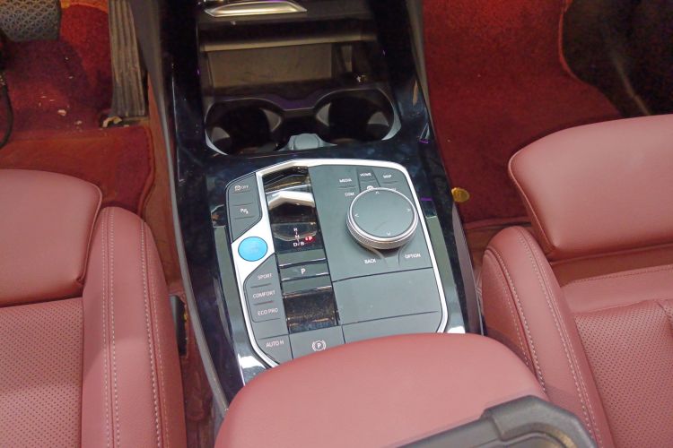 宝马iX3 2024款 领先型中控内饰18