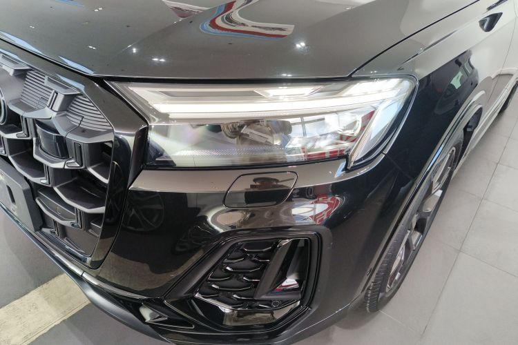 奥迪Q7 2024款 45 TFSI quattro S line黑武士型局部细节36