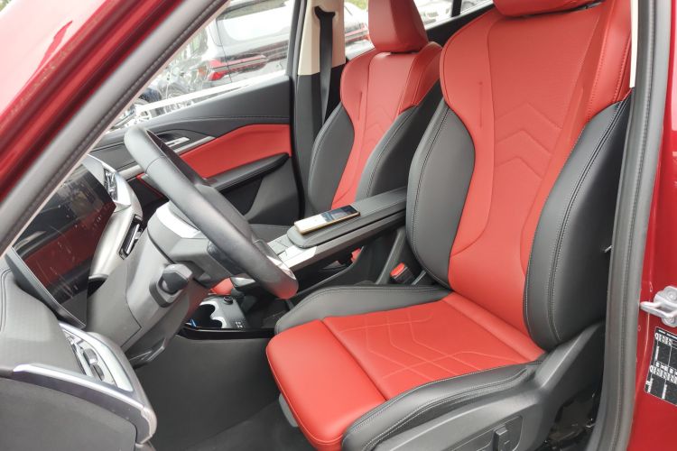 宝马X2(进口) 2024款 sDrive25i M运动套装中控内饰19