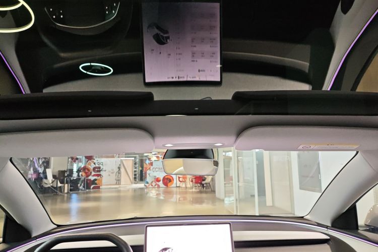 特斯拉 Model 3 2023款 后轮驱动版中控内饰22