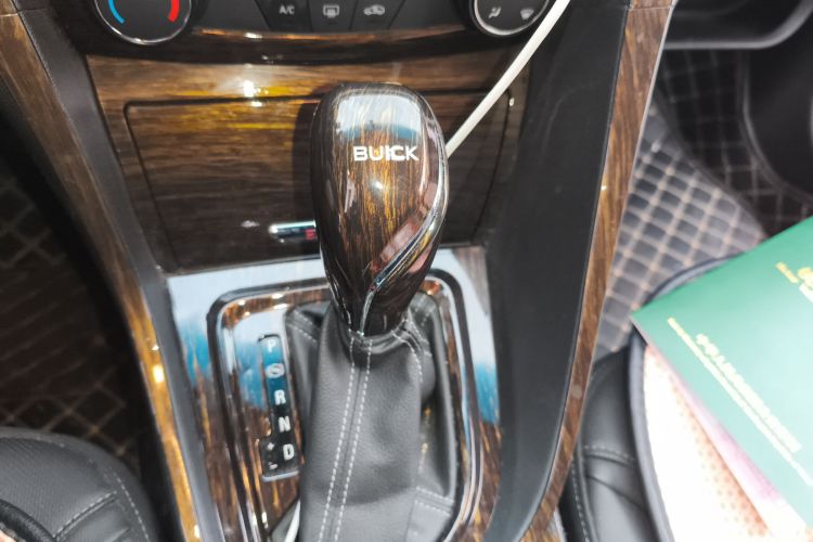 别克 英朗 2021款 改款 典范 1.5L 自动精英型中控内饰18