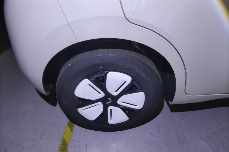 五菱汽车 宏光MINIEV 2025款 四门版 进阶款车身外观6008