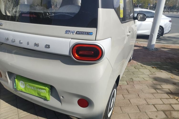 五菱汽车 宏光MINIEV 2024款 第三代 215km 青春版车身外观9