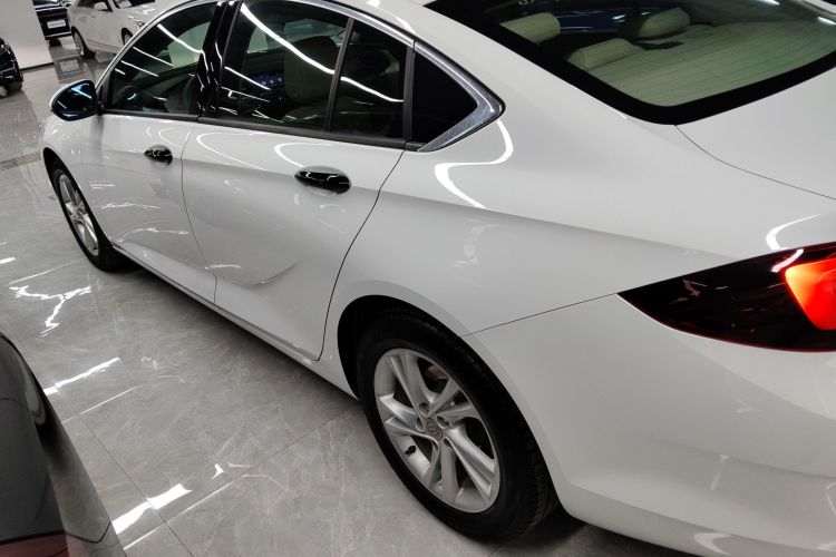 别克 君威 2020款 552T 精英型车身外观4