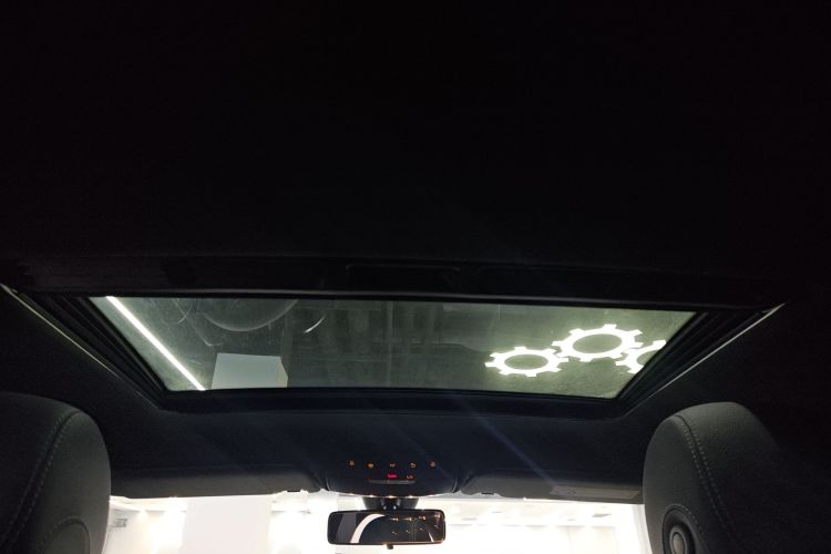 奔驰C级 2020款 改款 C 260 运动版中控内饰22