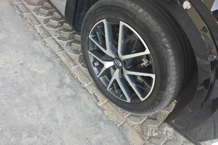 广汽传祺 传祺GS8 2022款 双擎系列 2.0TM 四驱尊贵版 （七座）车身外观10