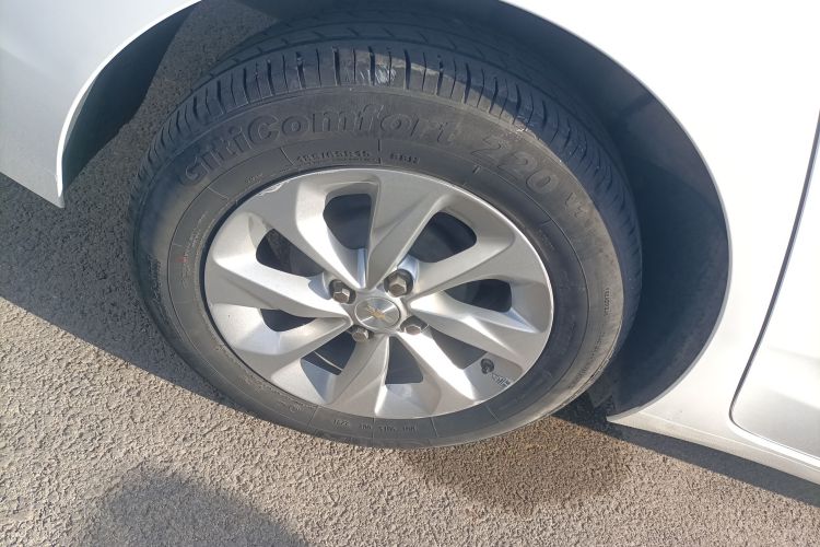 雪佛兰 科沃兹 2021款 325T 自动欣悦版车身外观6008