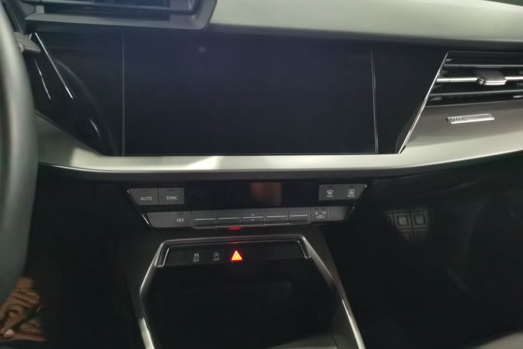 奥迪A3 2023款 改款 A3L Limousine 35 TFSI 进取运动型中控内饰16