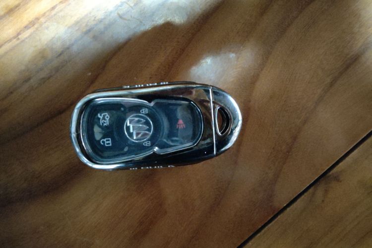 别克 君威 2020款 552T 精英型中控内饰11