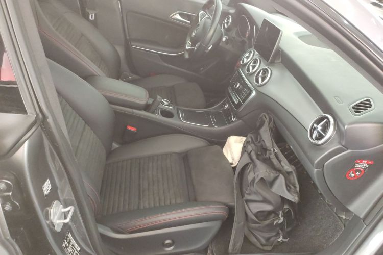 奔驰CLA 2017款 改款 CLA 220 4MATIC局部细节41