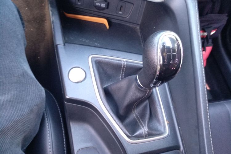 长安 逸动 2021款 PLUS 1.6L GDI 手动豪华型局部细节18