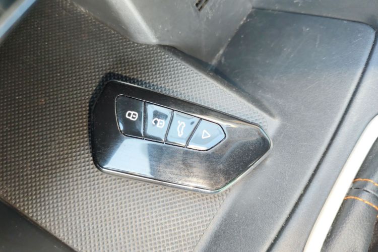 东风风神 奕炫 2023款 马赫版 1.5L 自动追影版中控内饰11