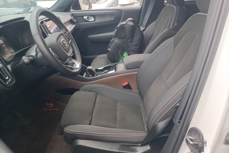 沃尔沃XC40新能源 2024款 长续航版中控内饰19