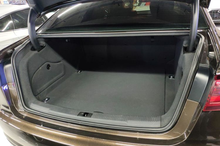 奥迪A6L 2018款 30周年年型 35 TFSI 运动型局部细节23