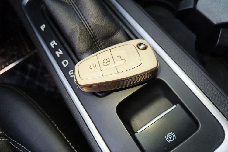 福特 翼虎 2017款 EcoBoost 180 两驱虎跃型中控内饰7001