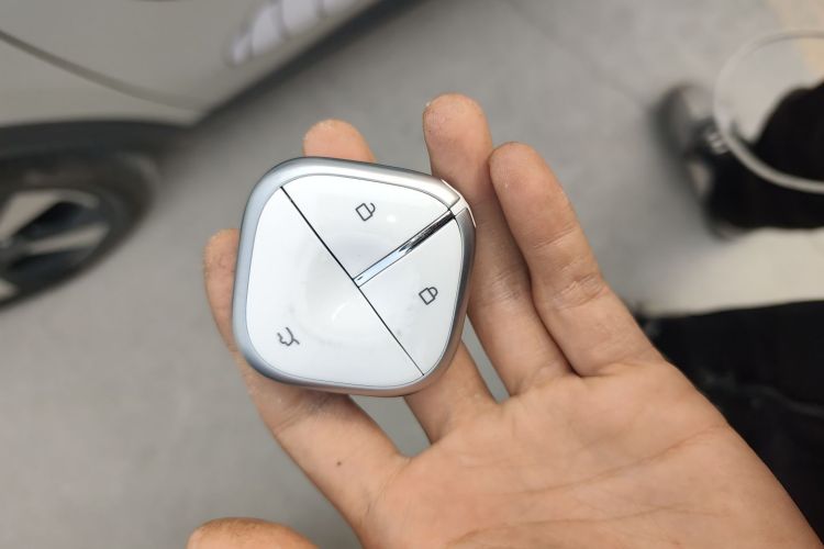 五菱汽车 五菱缤果PLUS 2024款 330km 五座版中控内饰7001